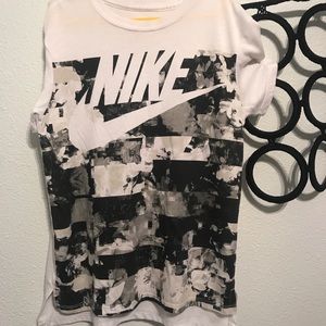 Nike Tee youth large